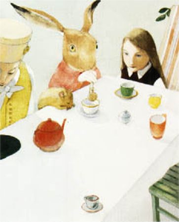 有一張桌子放在屋前的大樹下，兔子和戴帽人坐在那兒喝茶。