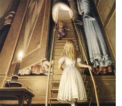 小女孩跟著胡桃人偶走上樓梯